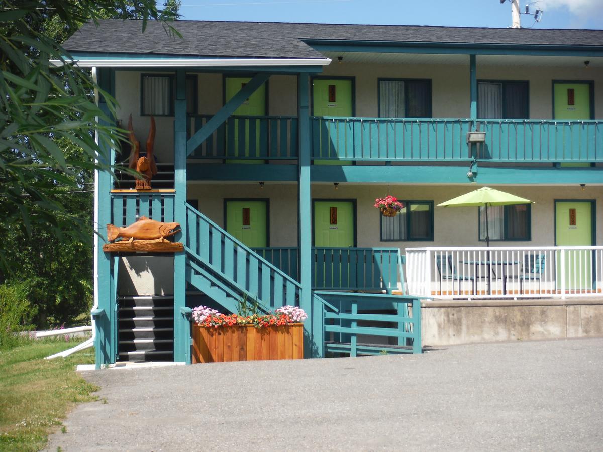 Robber'S Roost Motel New Hazelton Экстерьер фото